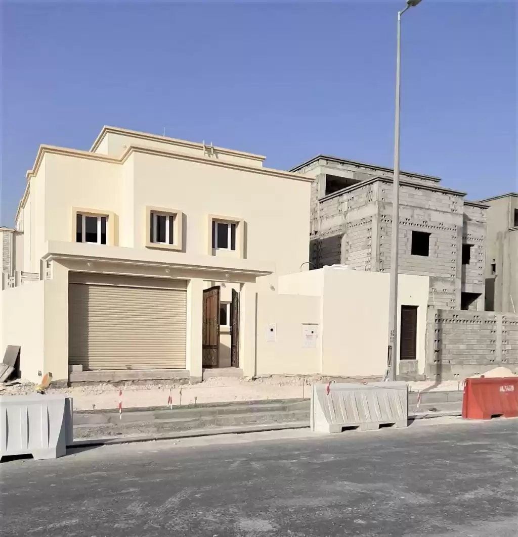 Residential Ready Property 6 Bedrooms U/F Standalone Villa  for sale in Al Sadd , Doha #19752 - 1  image 