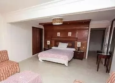 Residential Ready Property 2 Bedrooms U/F Duplex  for sale in The-Pearl-Qatar , Doha-Qatar #19817 - 3  image 