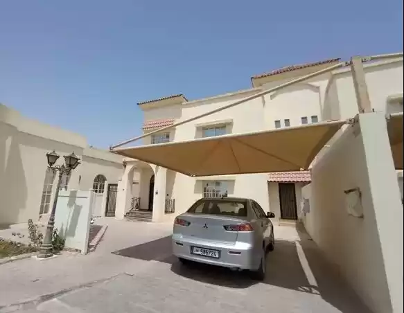 Жилой Готовая недвижимость 3 спальни Н/Ф Сложный  в аренду в Доха #19888 - 1  image 