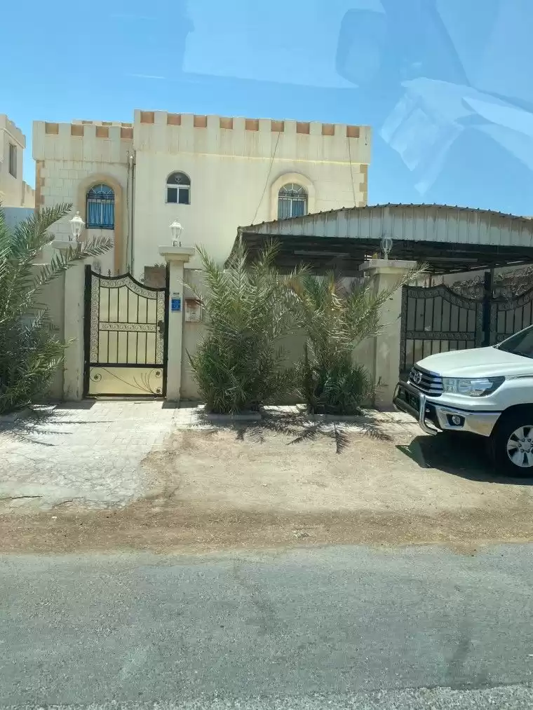 Жилой Готовая недвижимость 6 спален Н/Ф Отдельная вилла  продается в Доха #19904 - 1  image 