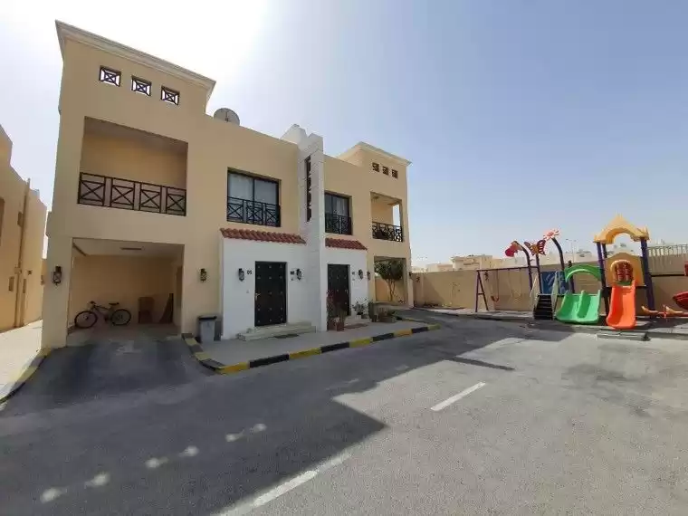 Residential Ready Property 5 Bedrooms U/F Standalone Villa  for sale in Al Sadd , Doha #19905 - 1  image 