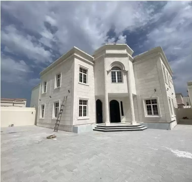 Residential Ready Property 7+ Bedrooms U/F Standalone Villa  for sale in Al Sadd , Doha #19929 - 1  image 