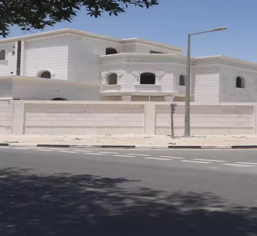 Жилой Готовая недвижимость 5 спален Н/Ф Отдельная вилла  продается в Аль-Садд , Доха #19931 - 1  image 