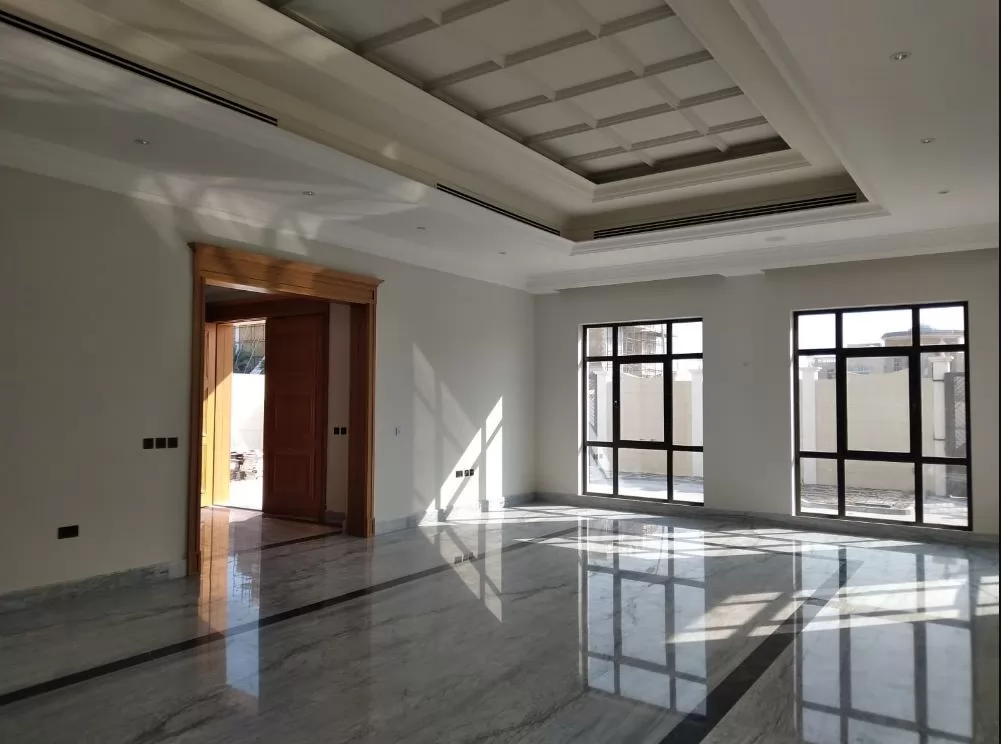 Mixed Use Property 7+ Bedrooms F/F Whole Building  for rent in Old-Airport , Doha-Qatar #19940 - 1  image 