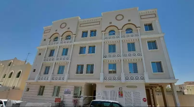 Mezclado utilizado Listo Propiedad 7+ habitaciones U / F Edificio  alquiler en al-sad , Doha #19944 - 1  image 