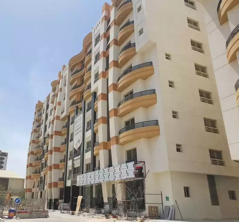 Mezclado utilizado Listo Propiedad 7+ habitaciones S / F Edificio  alquiler en al-sad , Doha #19980 - 1  image 