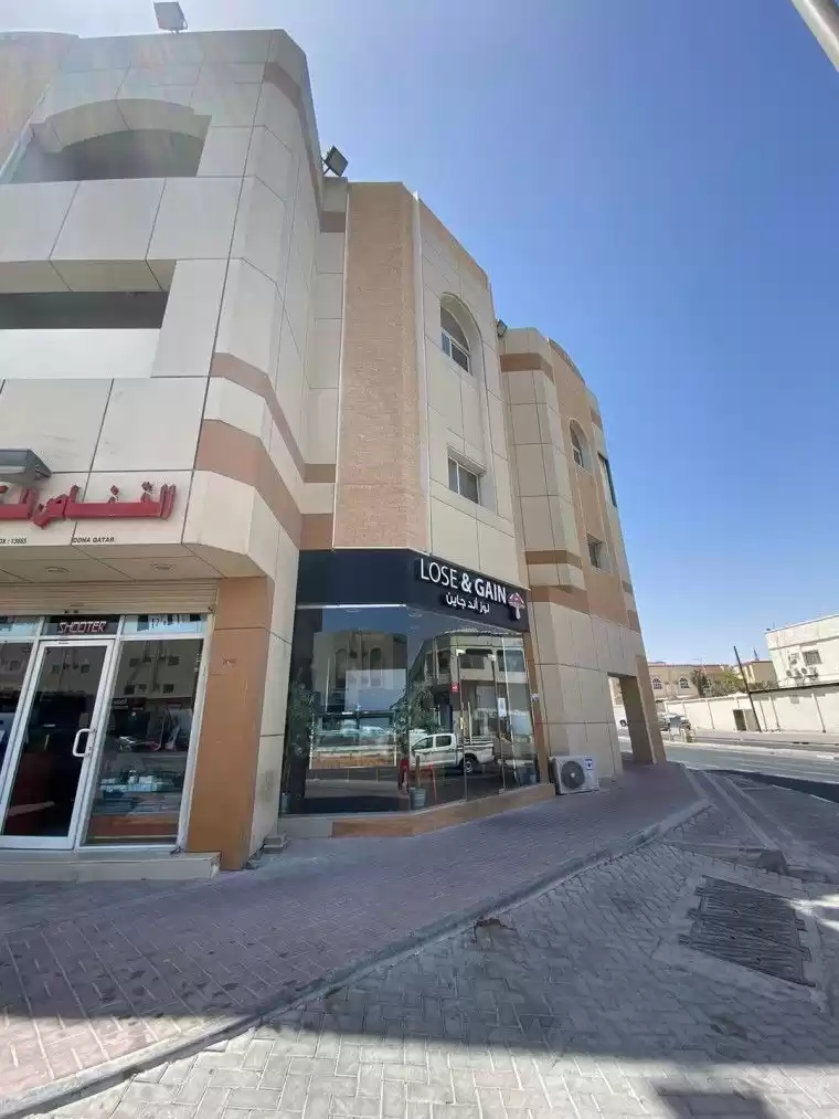 商业的 就绪物业 U/F 商业中心  出售 在 萨德 , 多哈 #20010 - 1  image 