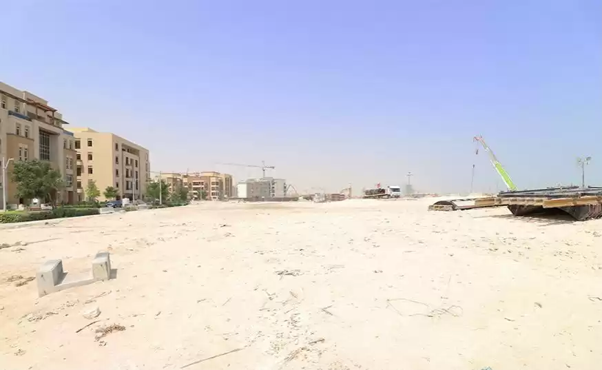 Terre Propriété prête Terrain à usage mixte  à vendre au Al-Sadd , Doha #20021 - 1  image 