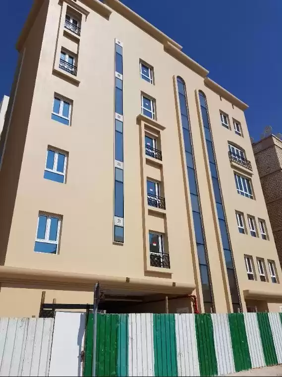 Mixed Use Ready Property 7+ Bedrooms U/F Building  for rent in Al Sadd , Doha #20043 - 1  image 
