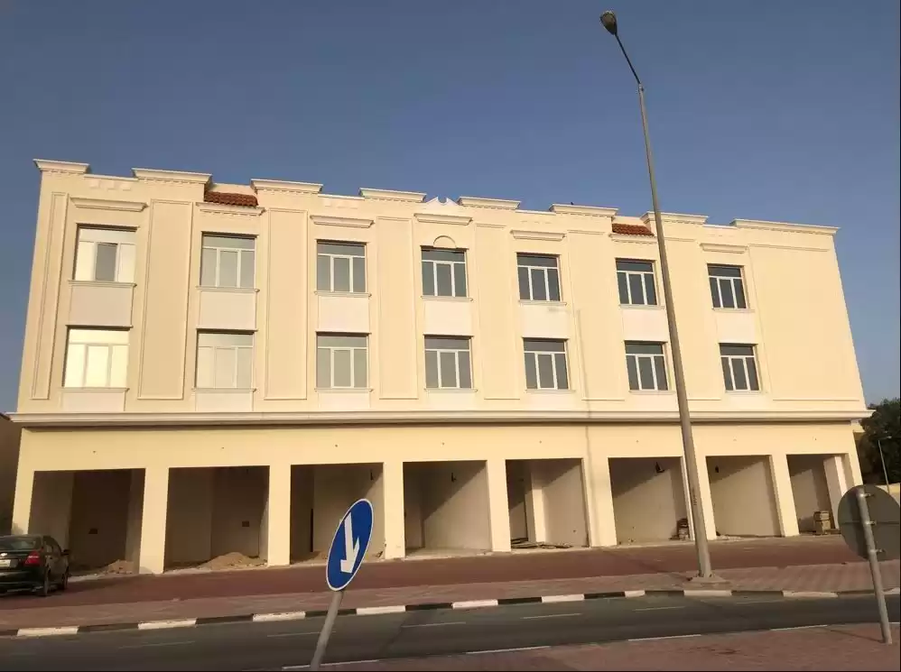 Смешанное использование Готовая недвижимость 7+ спален Н/Ф Строительство  в аренду в Аль-Садд , Доха #20051 - 1  image 