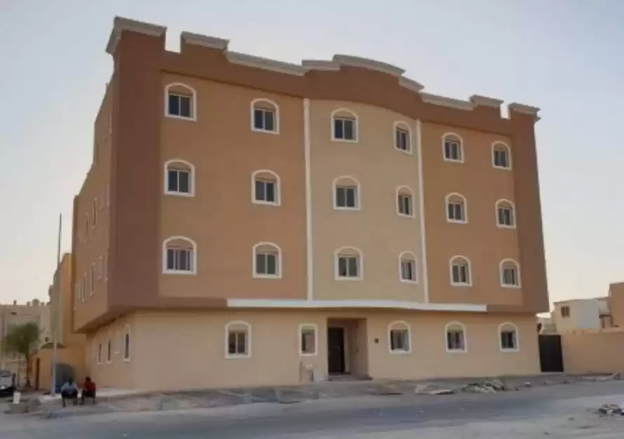 Mixte Utilisé Propriété prête 7+ chambres U / f Imeuble  a louer au Al-Sadd , Doha #20052 - 1  image 