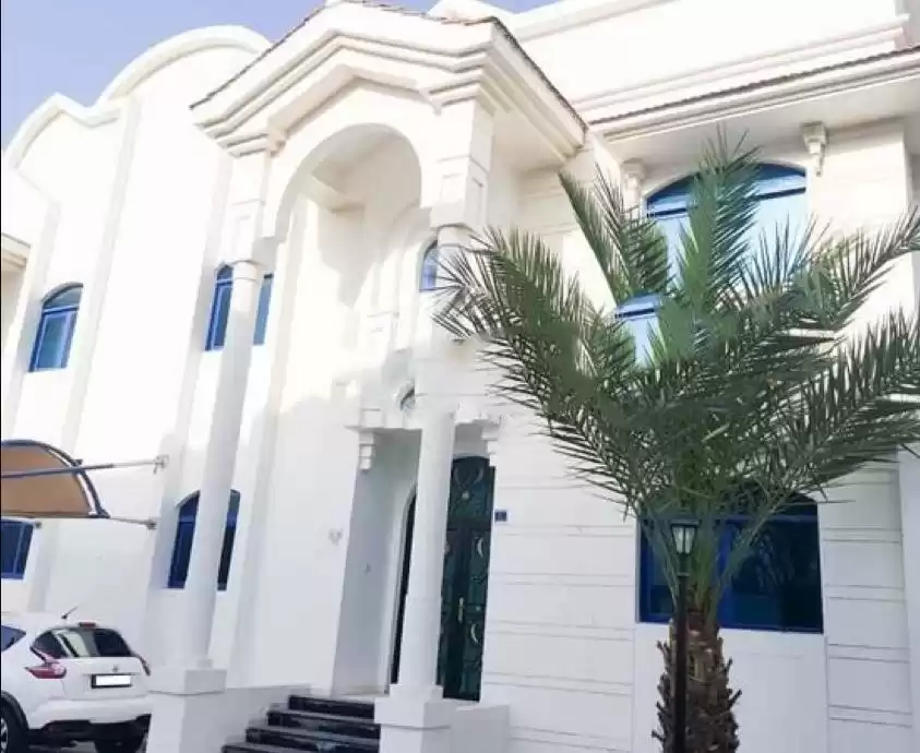 Mixed Use Ready Property 5 Bedrooms S/F Villa in Compound  for rent in Al Sadd , Doha #20069 - 1  image 