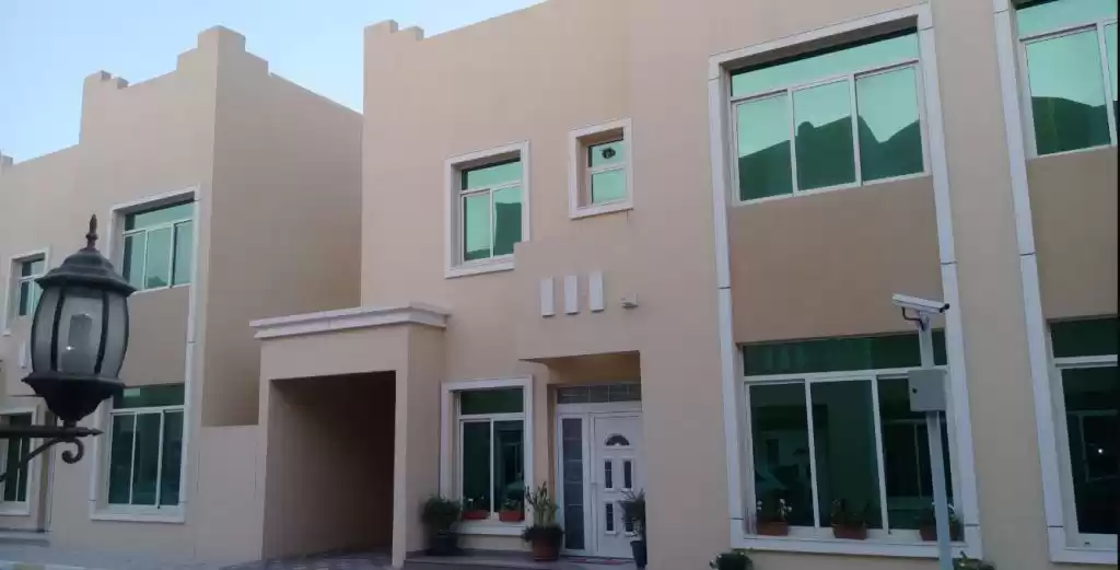 Mixed Use Ready Property 6 Bedrooms U/F Villa in Compound  for rent in Al Sadd , Doha #20071 - 1  image 