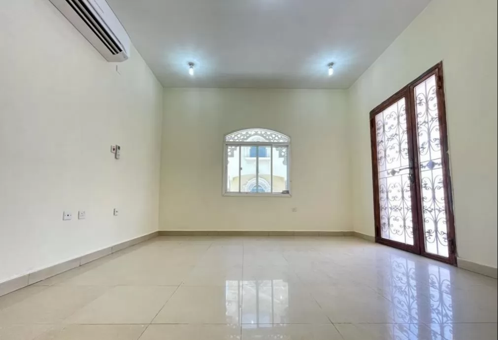 Mixed Use Ready Property 6 Bedrooms U/F Villa in Compound  for rent in Fereej-Al-Amir , Doha-Qatar #20072 - 1  image 