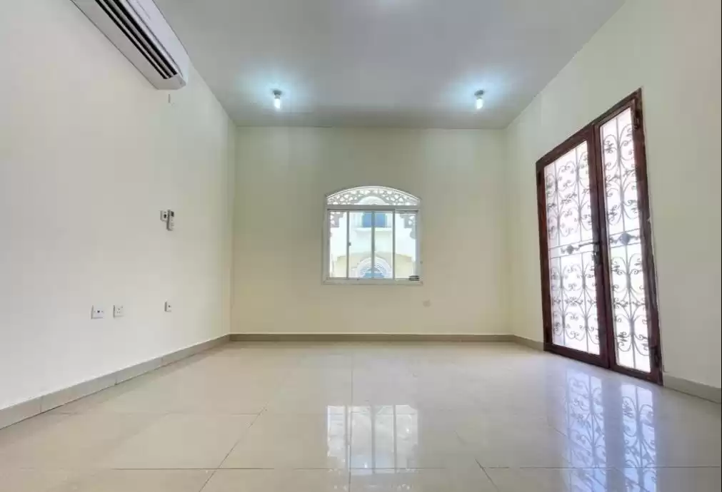 Mixed Use Ready Property 6 Bedrooms U/F Villa in Compound  for rent in Al Sadd , Doha #20072 - 1  image 