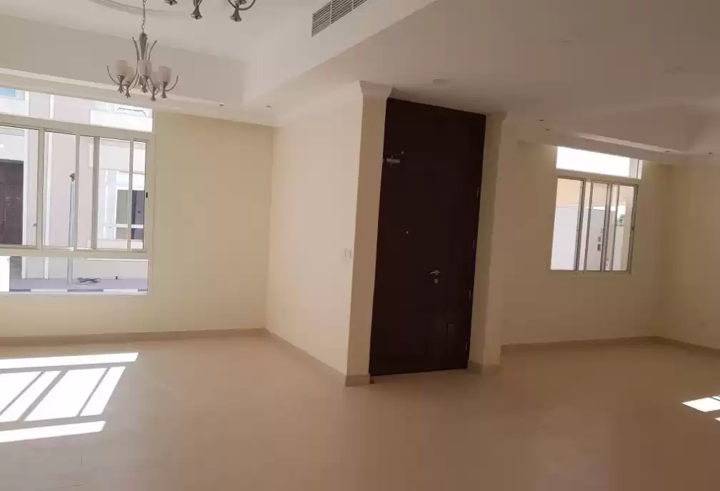 Mixed Use Ready Property 5 Bedrooms S/F Villa in Compound  for rent in Al Sadd , Doha #20076 - 1  image 