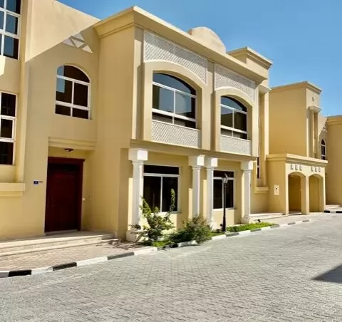 Residential Ready Property 4 Bedrooms U/F Compound  for rent in Al Sadd , Doha #20083 - 1  image 