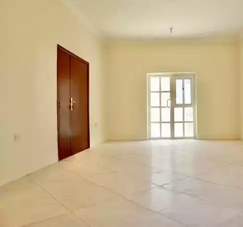 Residential Ready Property 3 Bedrooms U/F Compound  for rent in Al Sadd , Doha #20084 - 1  image 