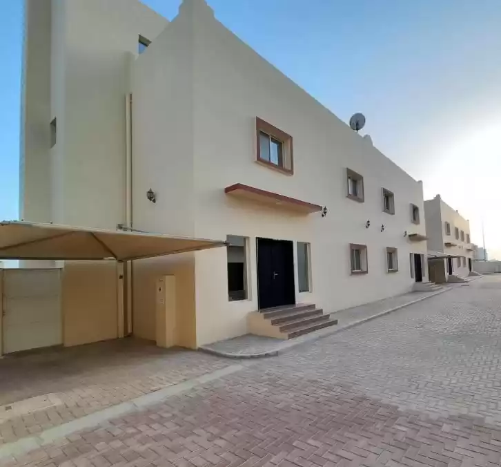 Mixte Utilisé Propriété prête 6 chambres S / F Villa à Compound  a louer au Al-Sadd , Doha #20109 - 1  image 