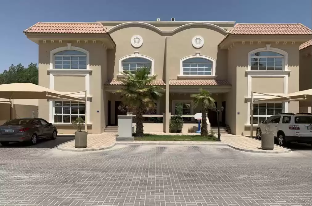 Mezclado utilizado Listo Propiedad 6 habitaciones S / F Villa en Compound  alquiler en al-sad , Doha #20110 - 1  image 