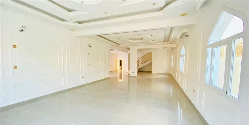 Mixed Use Ready Property 7 Bedrooms U/F Villa in Compound  for sale in Al Sadd , Doha #20113 - 1  image 