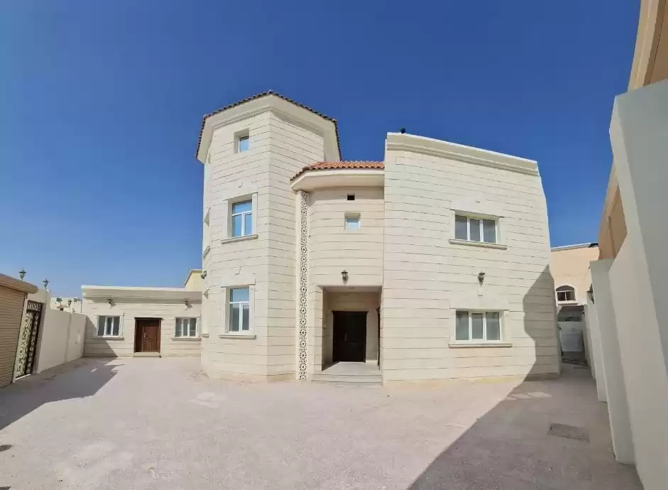 Смешанное использование Готовая недвижимость 7 спален Н/Ф Вилла в комплексе  продается в Аль-Садд , Доха #20115 - 1  image 