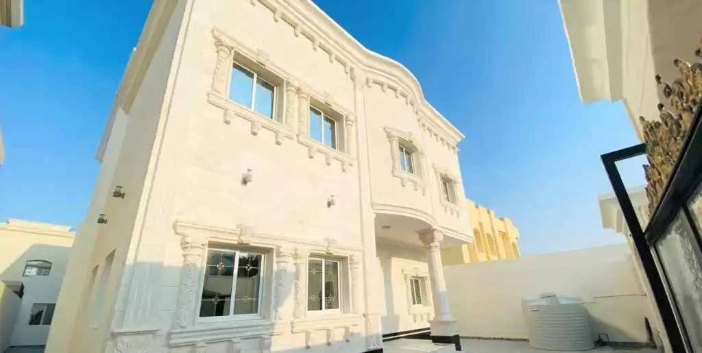 Смешанное использование Готовая недвижимость 6 спален Н/Ф Вилла в комплексе  продается в Доха #20135 - 1  image 