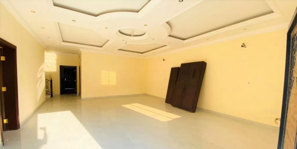 Смешанное использование Готовая недвижимость 6 спален С/Ж Вилла в комплексе  продается в Доха #20136 - 1  image 