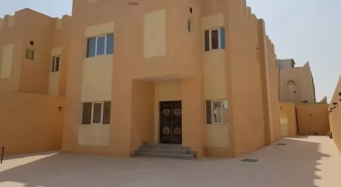 Residential Ready Property 5+maid Bedrooms U/F Standalone Villa  for rent in Al-Wukair , Al Wakrah #20202 - 1  image 