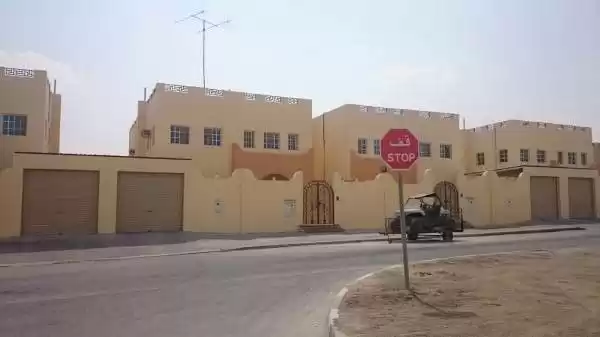 سكني عقار جاهز 5 غرف  غير مفروش فيلا  للبيع في الدوحة #20234 - 1  صورة 