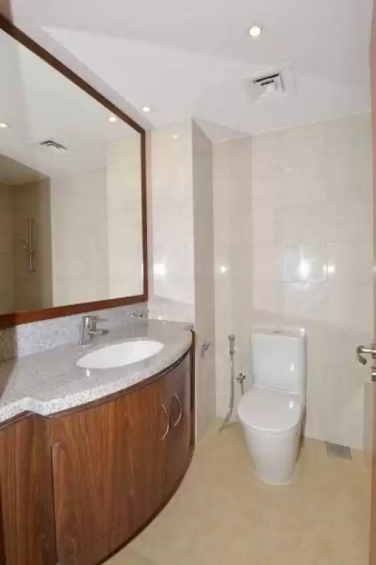 Residential Ready Property 3 Bedrooms S/F Apartment  for sale in Al Sadd , Doha #20252 - 1  image 