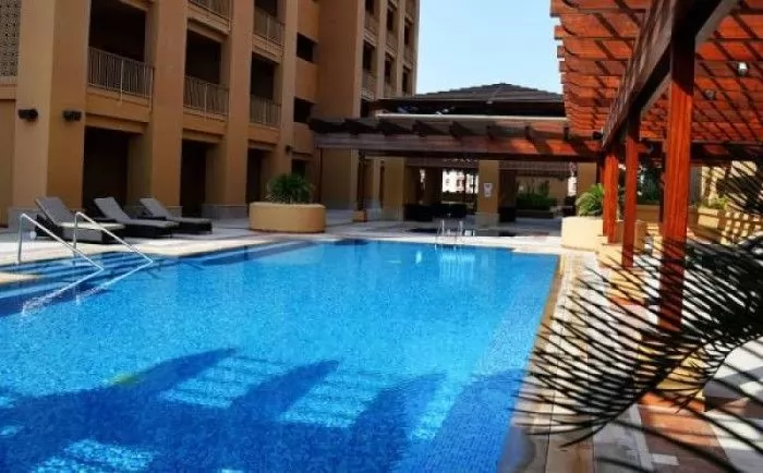 Жилой Готовая недвижимость Студия С/Ж Квартира  продается в Аль-Садд , Доха #20257 - 1  image 