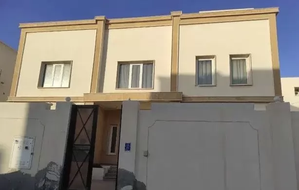 Wohn Klaar eigendom 5 Schlafzimmer U/F Alleinstehende Villa  zu verkaufen in Al Sadd , Doha #20280 - 1  image 