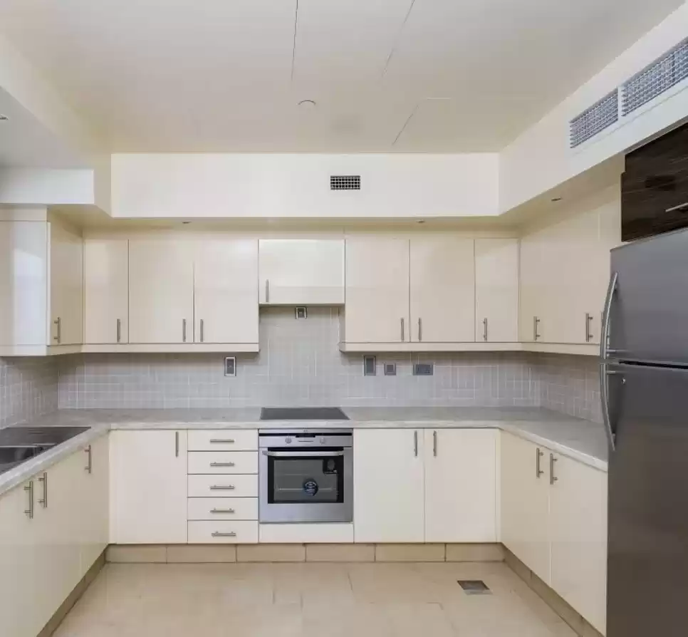 yerleşim Hazır Mülk 5 Yatak Odası S/F Apartman  satılık içinde Al Sadd , Doha #20310 - 1  image 