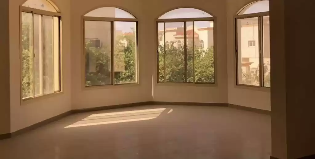 Residential Ready Property 7+ Bedrooms U/F Standalone Villa  for sale in Al Sadd , Doha #20351 - 1  image 