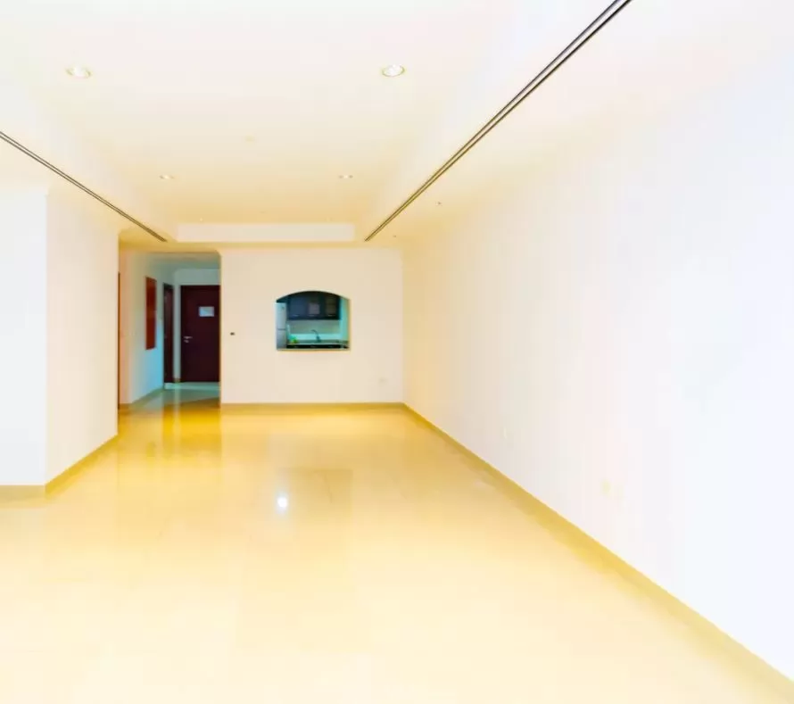 Residential Ready Property 2 Bedrooms S/F Apartment  for rent in The-Pearl-Qatar , Doha-Qatar #20470 - 1  image 