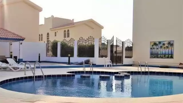 Résidentiel Propriété prête 3 chambres S / F Villa autonome  a louer au Doha #20532 - 1  image 