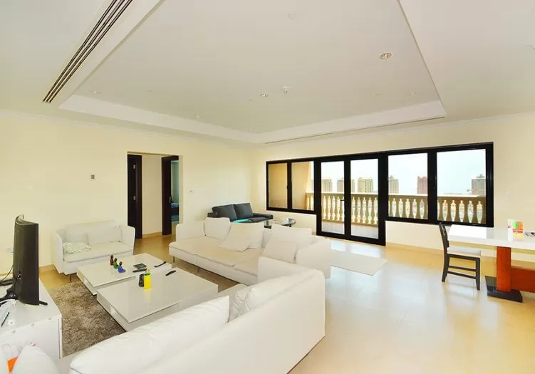 Residential Ready Property 2 Bedrooms S/F Apartment  for sale in The-Pearl-Qatar , Doha-Qatar #20617 - 1  image 