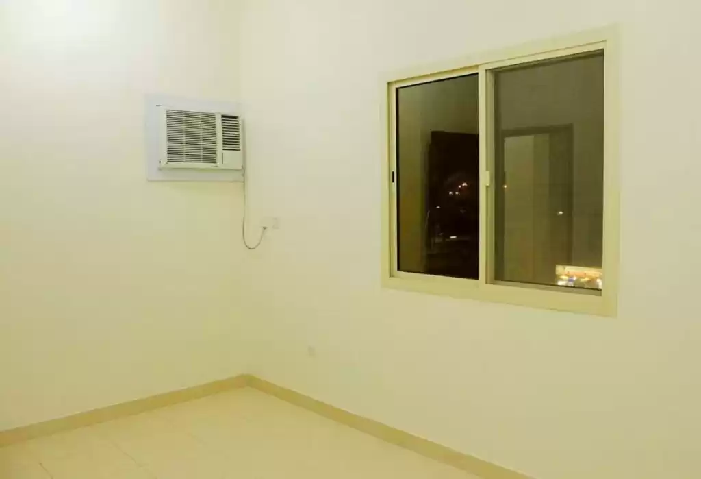 Wohn Klaar eigendom 2 Schlafzimmer U/F Wohnung  zu vermieten in Al Sadd , Doha #20651 - 1  image 