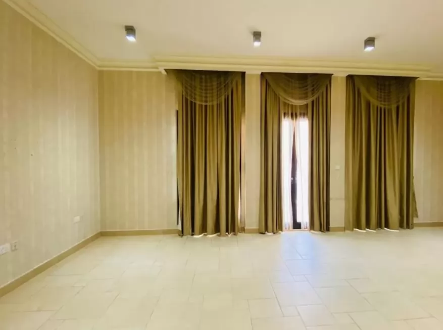 Residential Ready Property 2 Bedrooms U/F Apartment  for sale in The-Pearl-Qatar , Doha-Qatar #20666 - 1  image 