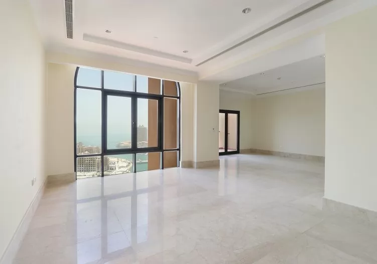 Residential Ready Property 3 Bedrooms S/F Apartment  for sale in The-Pearl-Qatar , Doha-Qatar #20685 - 1  image 