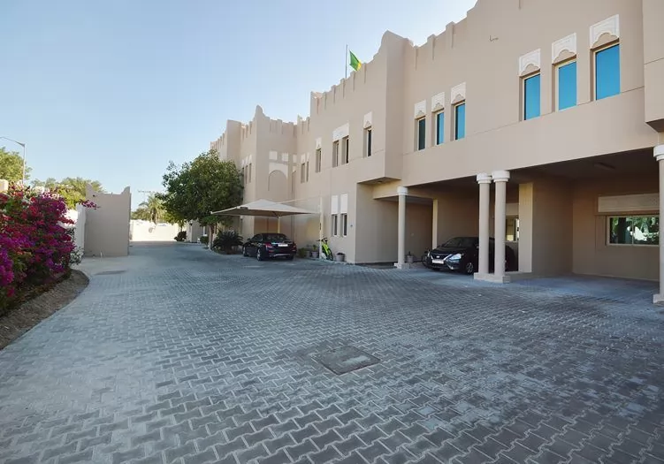 Residential Ready Property 4 Bedrooms S/F Standalone Villa  for rent in Doha-Qatar #20709 - 2  image 
