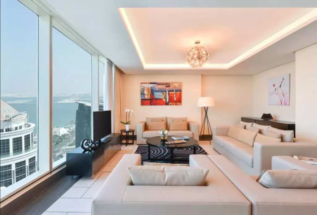 Жилой Готовая недвижимость 3+комнаты для горничных Ж/Ж Квартира  в аренду в Аль-Садд , Доха #20815 - 1  image 