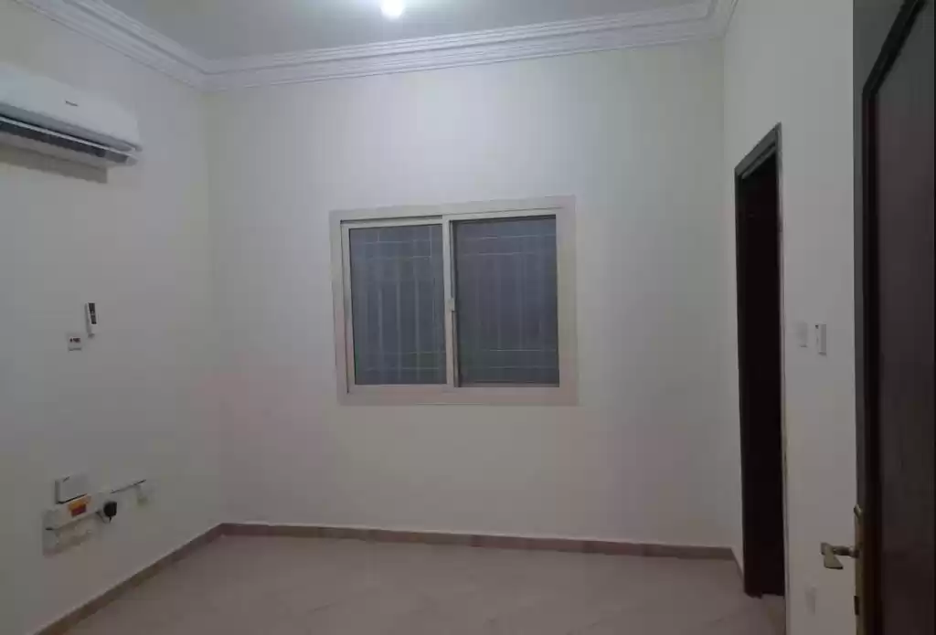 Wohn Klaar eigendom 2 Schlafzimmer F/F Wohnung  zu vermieten in Al Sadd , Doha #20829 - 1  image 