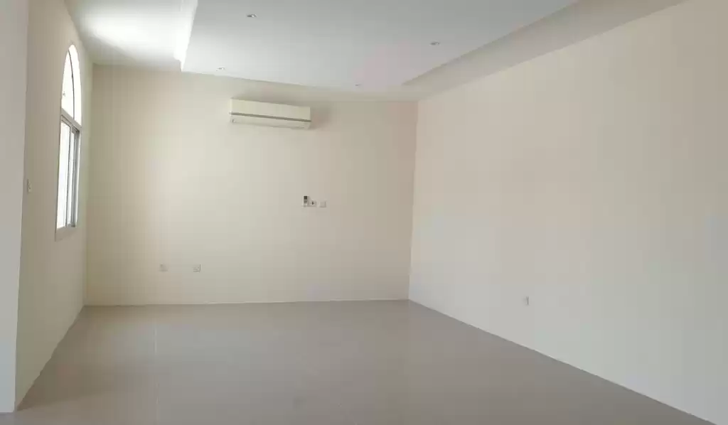Residential Ready Property 4 Bedrooms U/F Standalone Villa  for rent in Al Sadd , Doha #20871 - 1  image 