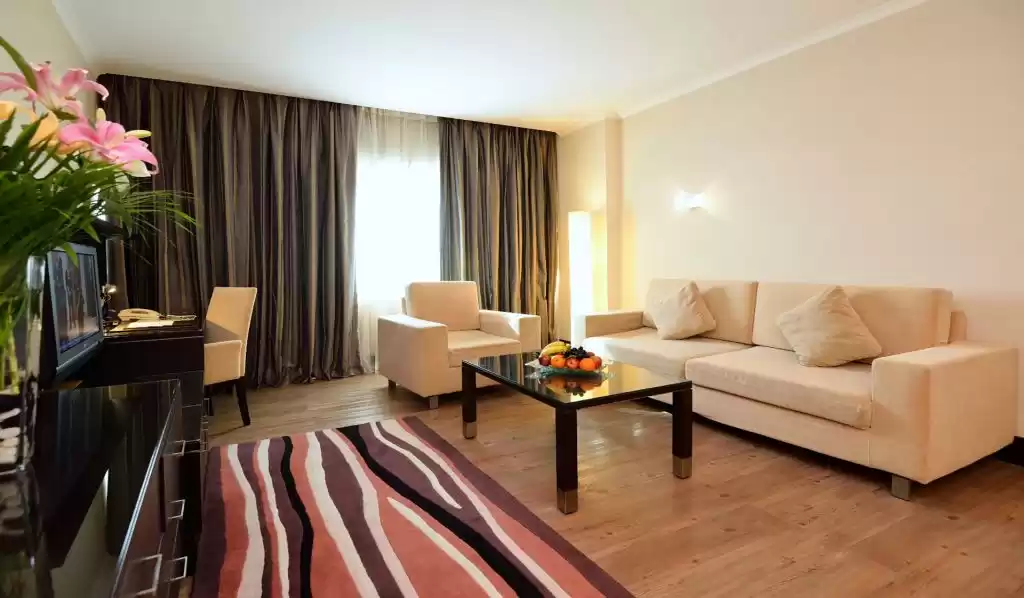 Wohn Klaar eigendom 3 Schlafzimmer F/F Wohnung  zu vermieten in Al Sadd , Doha #20875 - 1  image 