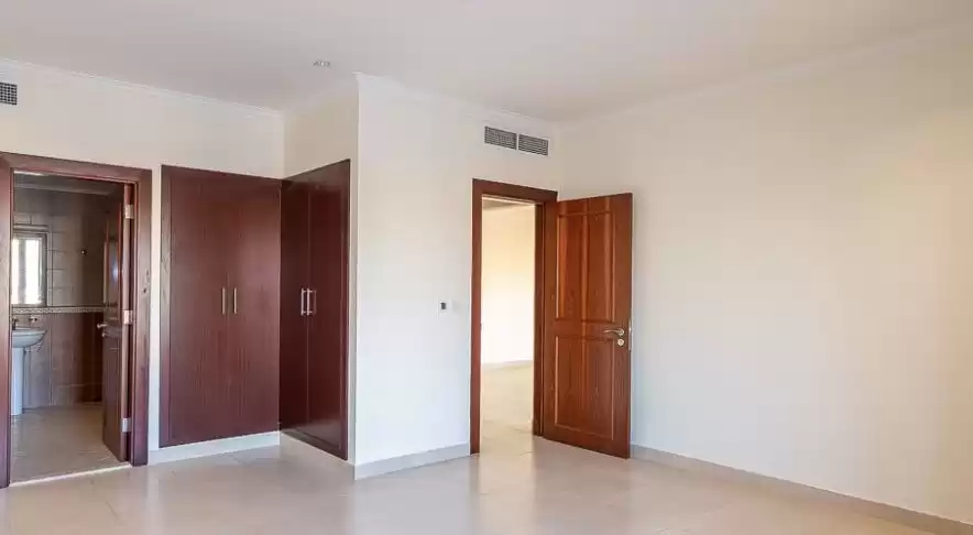Residential Ready Property 2 Bedrooms S/F Apartment  for sale in Al Sadd , Doha #20927 - 1  image 
