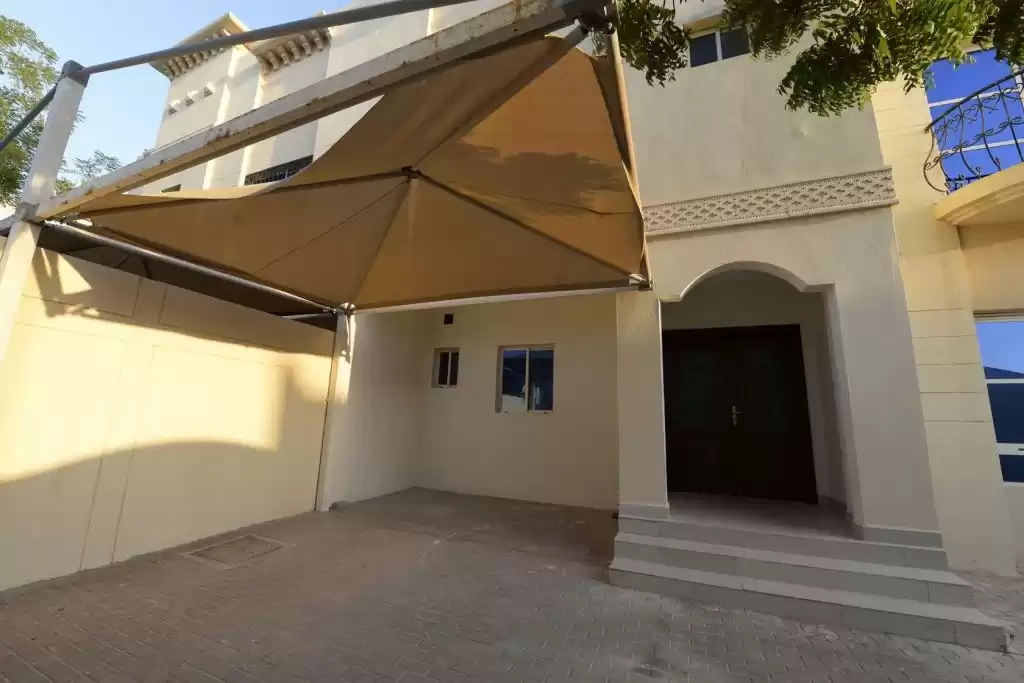 Residencial Listo Propiedad 4 habitaciones U / F Apartamento  alquiler en al-sad , Doha #20929 - 1  image 