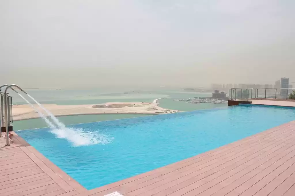 Жилой Готовая недвижимость 2 спальни Ж/Ж Квартира  в аренду в Доха #20943 - 1  image 