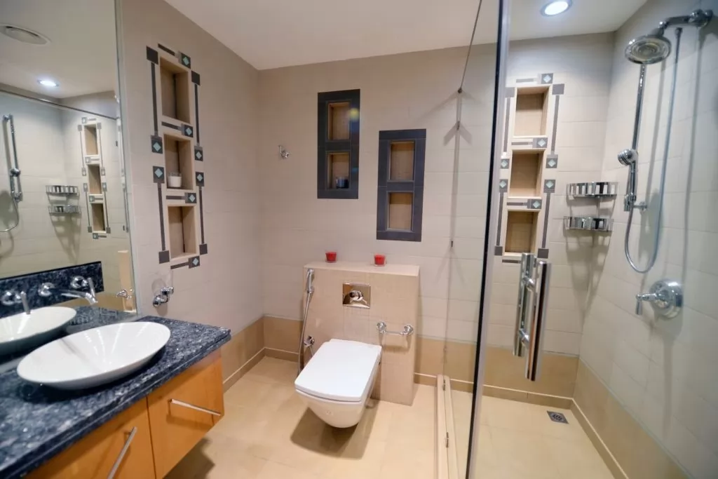 Residential Ready Property 1 Bedroom F/F Apartment  for rent in Doha #20947 - 2  image 